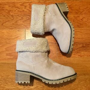 ✨NEW✨ Slip-On Boots